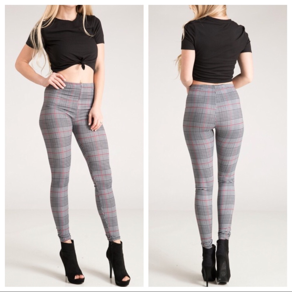 Last 1! 🌟Plaid Leggings - Picture 2 of 4